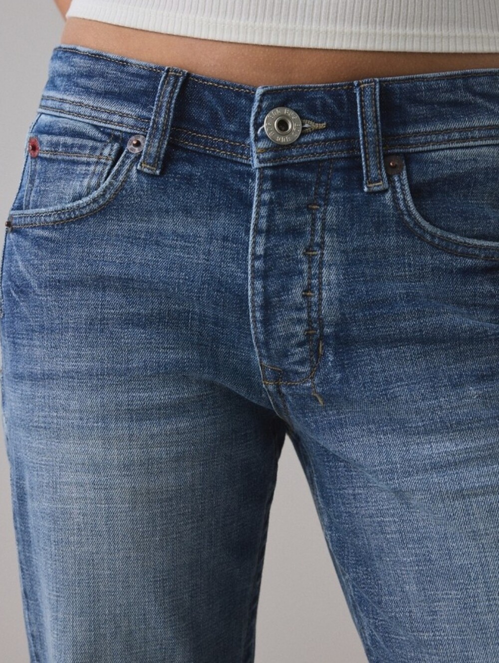 NWT BDG Teo Low-Rise Relaxed  Flare Leg Jeans Oxford Blue ■ Size 27 x 32 - Picture 3 of 15